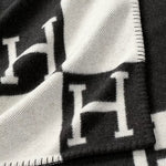 The Avalon Blanket - velouisse